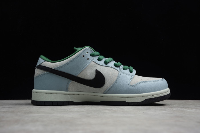 Nike Dunk SB Low Maple Leaf Central Park 313170-021 - CCSHOES