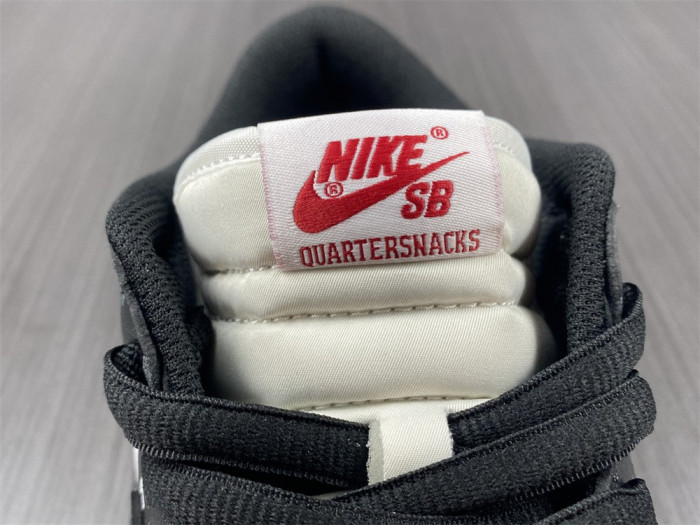 Quartersnacks x Dunk Low SB 'Little Debbie’s Zebra Cakes' DM3510-001 - CCSHOES
