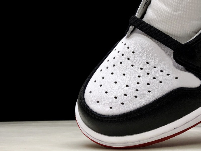 Air Jordan 1 Retro Black Toe 555088-125 - CCSHOES