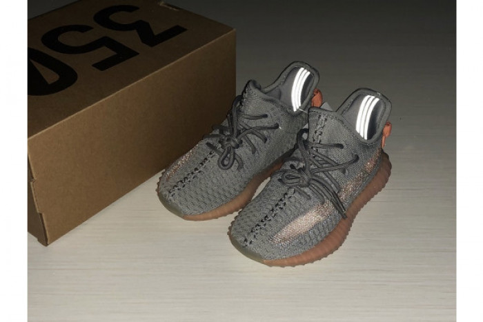 ADIDAS KIDS YEEZY 350 BOOST V2 “TRUE FORM” Kids-EG7492 - CCSHOES