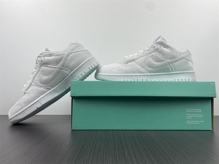 Dover Street Market x Nike Dunk Low “Triple White” DH2686-100 - CCSHOES