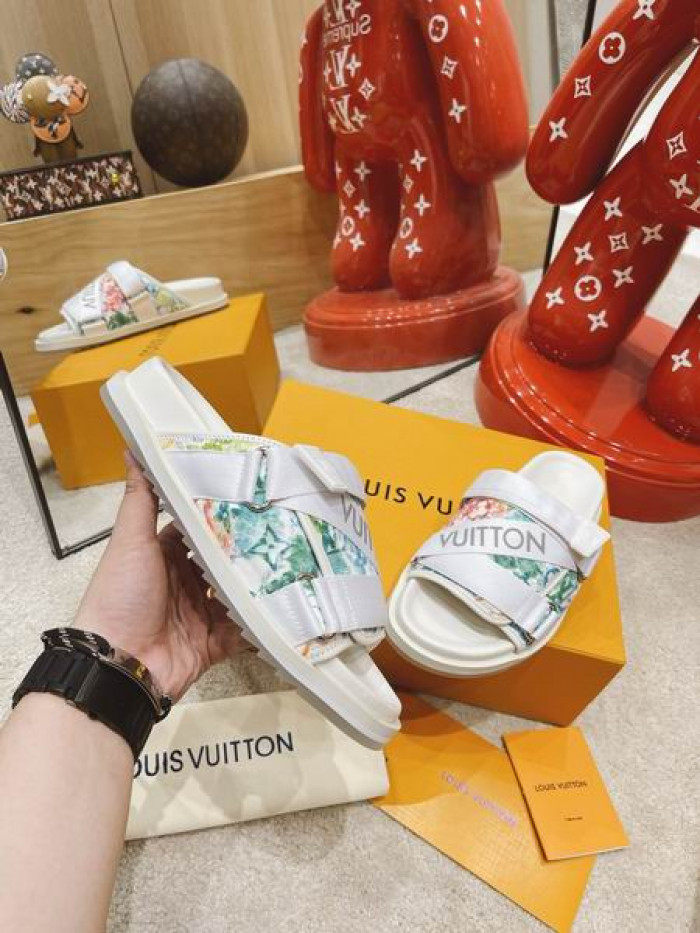 LV SLIPPERS - CCSHOES