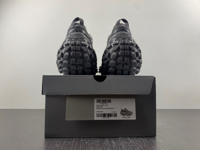 BLCG DEFENDER SNEAKER 685613-W2RA6 3000 - CCSHOES