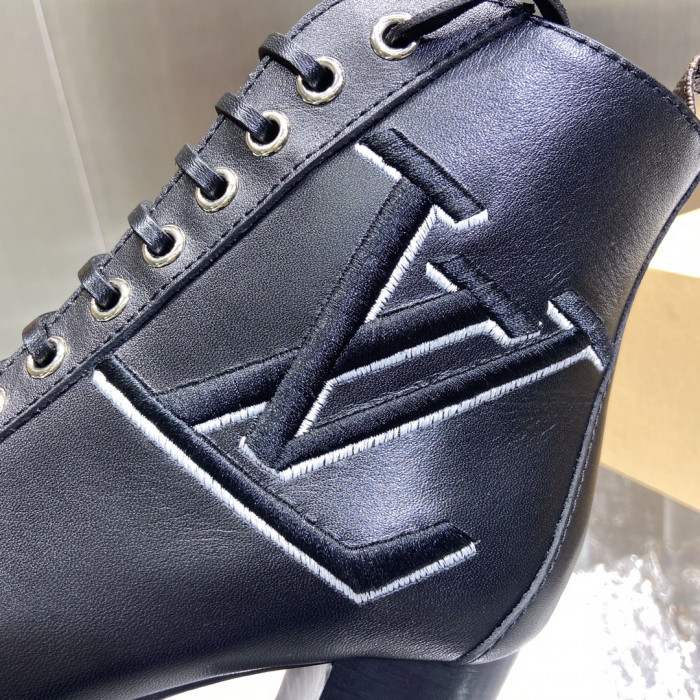 LOUS VUITON BROWN STAR TRAIL ANKLE BOOTS - CCSHOES