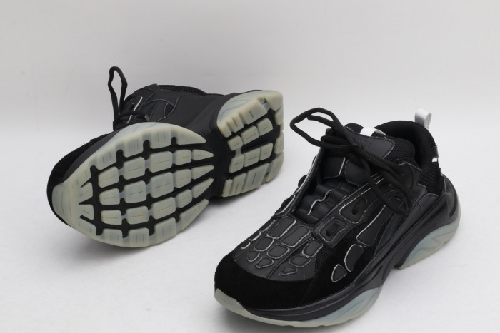 AR1M1 Low-Top Sneaker - CCSHOES