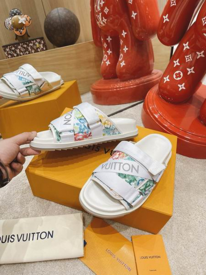 LV SLIPPERS - CCSHOES