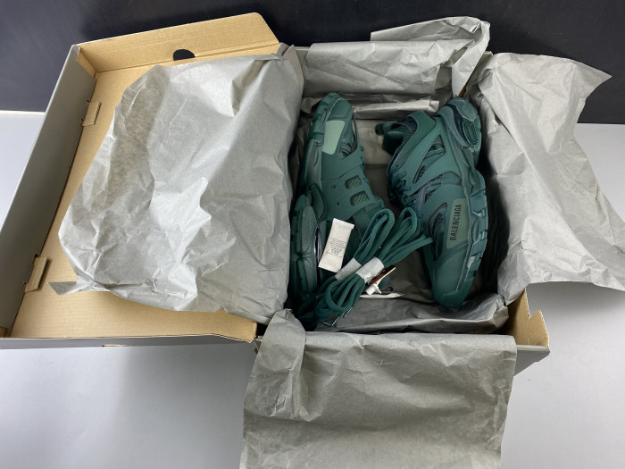 BLCG Track 3.0 542023 W2LA1 3004 - CCSHOES