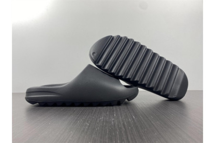 ADIDAS YEEZY SLIDE ONYX HQ6448 - CCSHOES