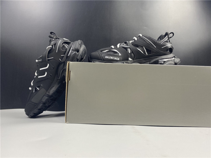 BLCG Track Sneaker 542436 W1GB1 2045 LED - CCSHOES