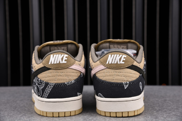 Travis Scott x Nike SB Dunk Low CT5053-001 - CCSHOES