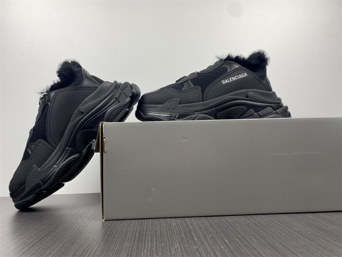BLCG TRIPLE S SNEAKER 68563 W3CQ5 1000 - CCSHOES