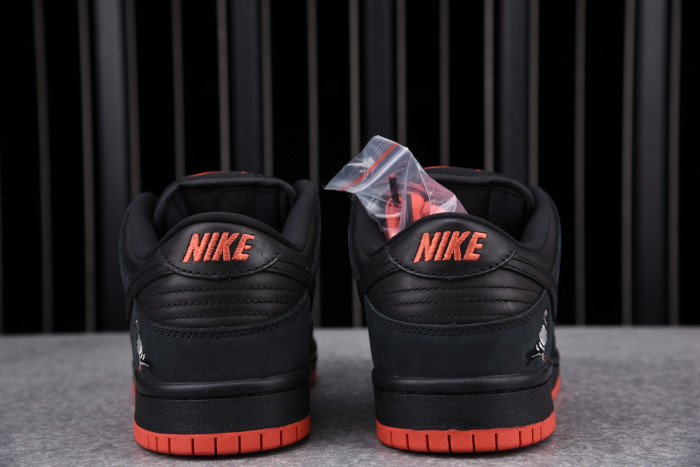 Nike SB Dunk Low Black Pigeon 883232-008 - CCSHOES