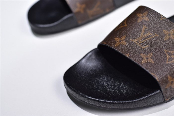 Loui Vuitto SLIPPERS - CCSHOES