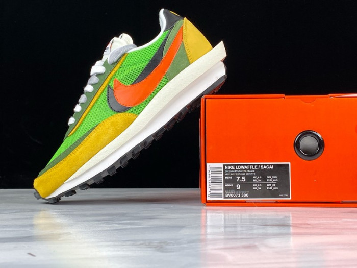 Sacai x Nike LDV Waffle Daybreak Green Multi BV0073-300 - CCSHOES