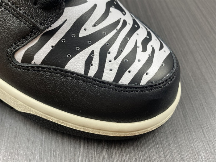 Quartersnacks x Dunk Low SB 'Little Debbie’s Zebra Cakes' DM3510-001 - CCSHOES