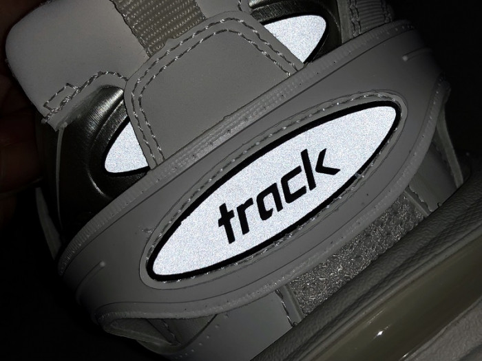 BLCG Track White 542023 W1GB1 9000 LED - CCSHOES