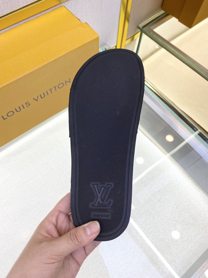 Loui Vuitto SLIPPERS - CCSHOES