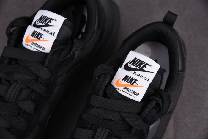 Nike Sacai x VaporWaffle 'Black Gum DD1875 001 - CCSHOES