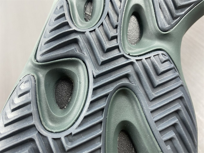 Adidas Yeezy Boost 700 V3 Copfade GY4109 - CCSHOES