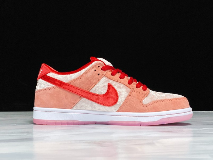 Nike SB Dunk Low StrangeLove Skateboards CT2552-800 - CCSHOES
