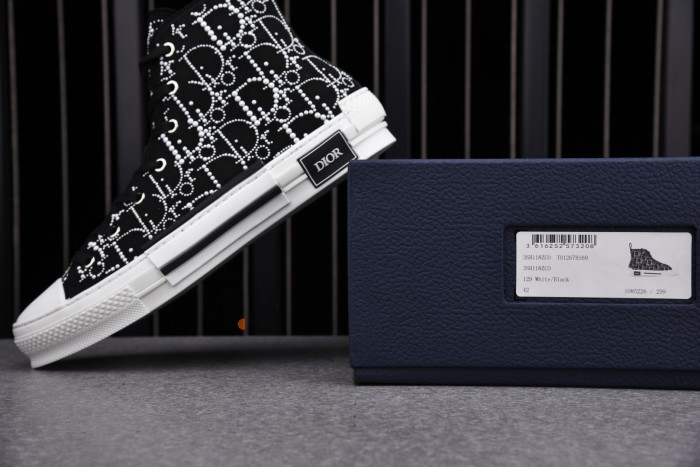 DR Homme Kaws - CCSHOES