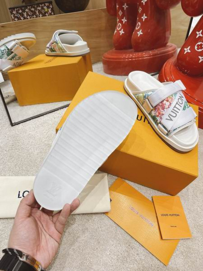 LV SLIPPERS - CCSHOES
