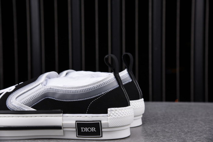 DR Homme Kaws Sneaker - CCSHOES