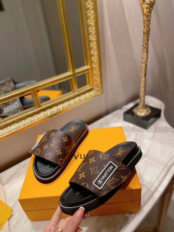 LV SLIPPERS - CCSHOES