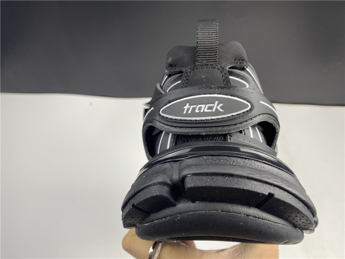 BLCG Track Sneaker 542436 W1GB1 2045 LED - CCSHOES