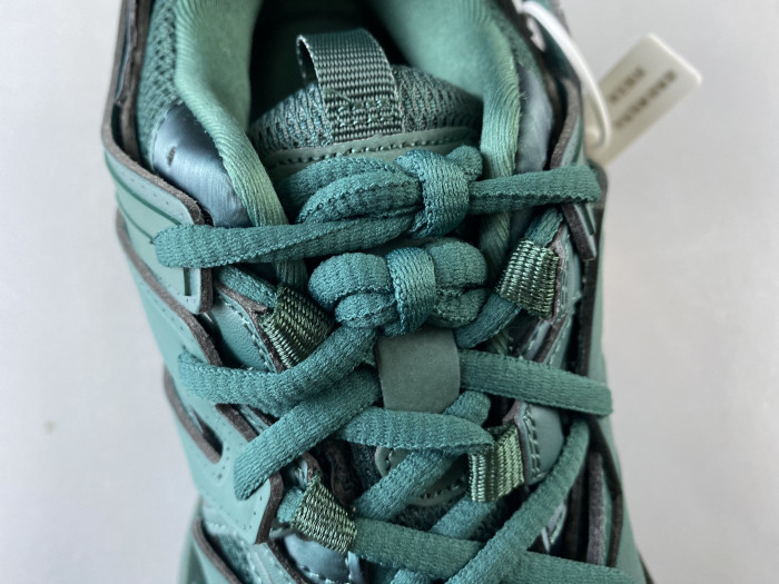 BLCG Track 3.0 542023 W2LA1 3004 - CCSHOES