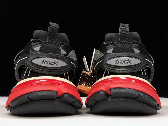 BLCG TRACK TRAINER 'BLACK RED' 542023 W1GB6 1002 - CCSHOES