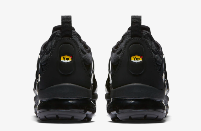 Nike Air VaporMax Plus black - CCSHOES