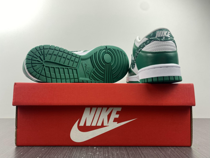 NIKE DUNK LOW ESSENTIAL PAISLEY PACK GREEN (W) DH4401-102 - CCSHOES