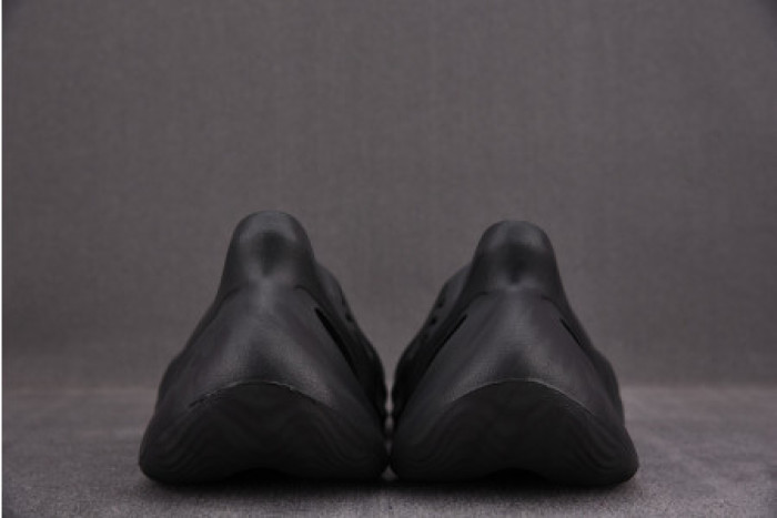 ADIDAS YEEZY FOAM RNNR ONYX HP8739 - CCSHOES