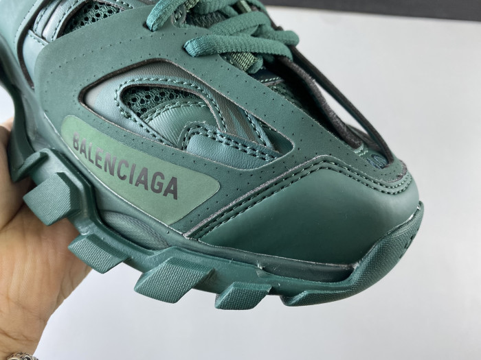 BLCG Track 3.0 542023 W2LA1 3004 - CCSHOES