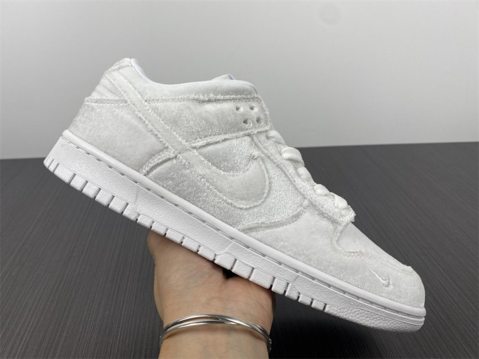 Dover Street Market x Nike Dunk Low “Triple White” DH2686-100 - CCSHOES