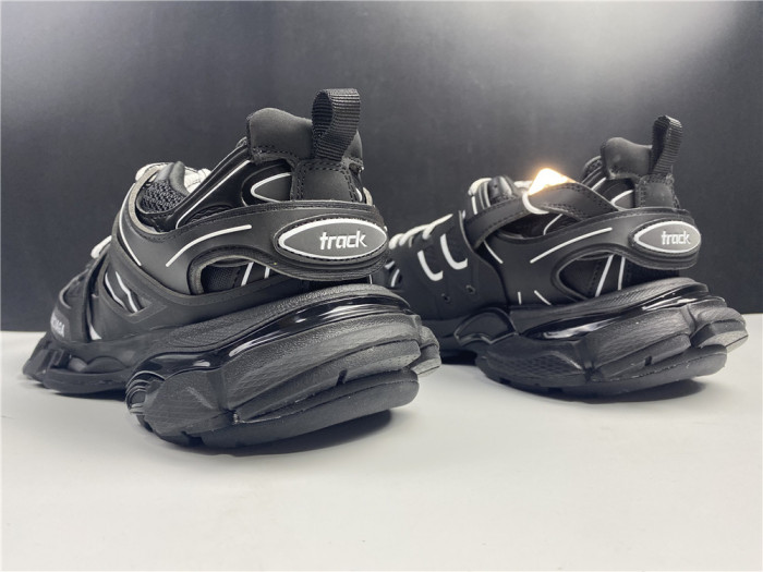 BLCG Track Sneaker 542436 W1GB1 2045 LED - CCSHOES