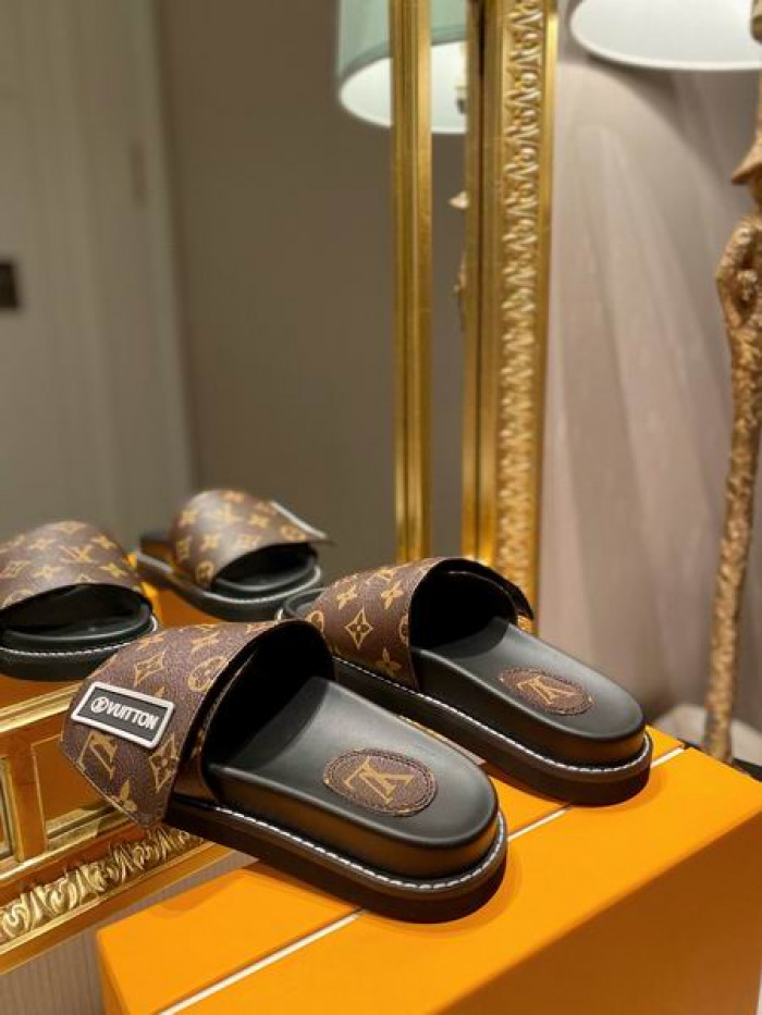 LV SLIPPERS - CCSHOES