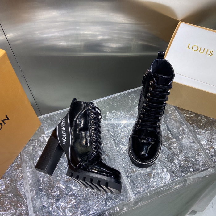 LOUS VUITON BROWN STAR TRAIL ANKLE BOOTS - CCSHOES