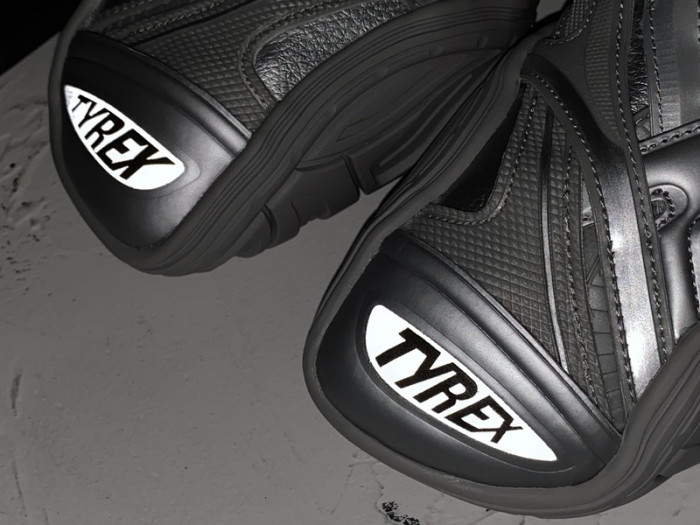BLCG Tyrex Silver 617517 W2WA1 8100 - CCSHOES