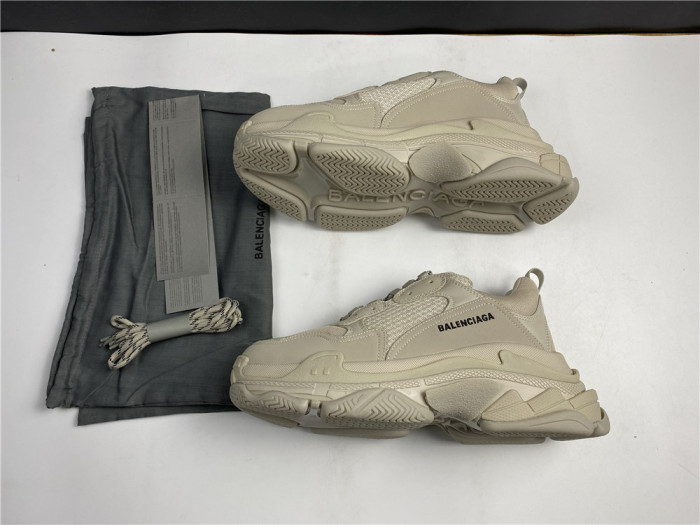 BLCG SNEAKER TRIPLE.S.GOMMA 536737 W2FW1 9700 - CCSHOES