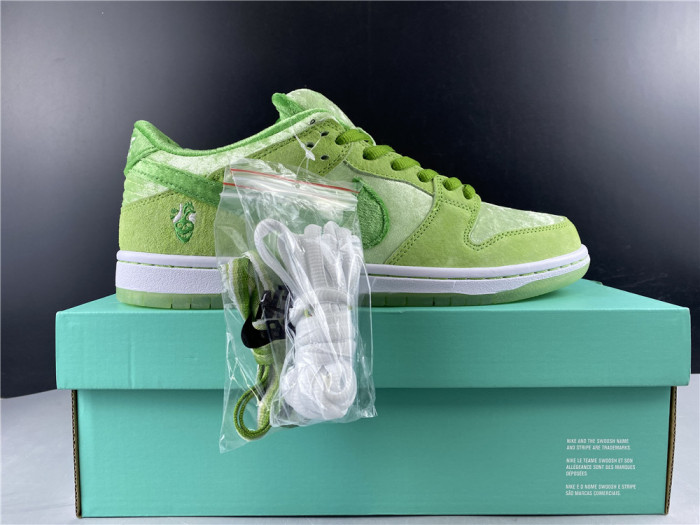 Nike SB Dunk Low PRO QS StrangeLove Skateboards CT2552-300 - CCSHOES
