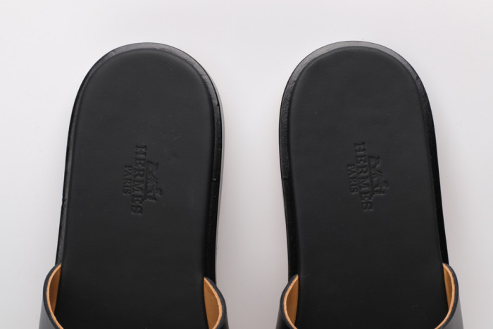 Herme Slippers - CCSHOES