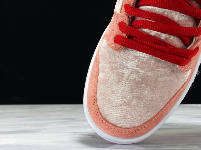 Nike SB Dunk Low StrangeLove Skateboards CT2552-800 - CCSHOES