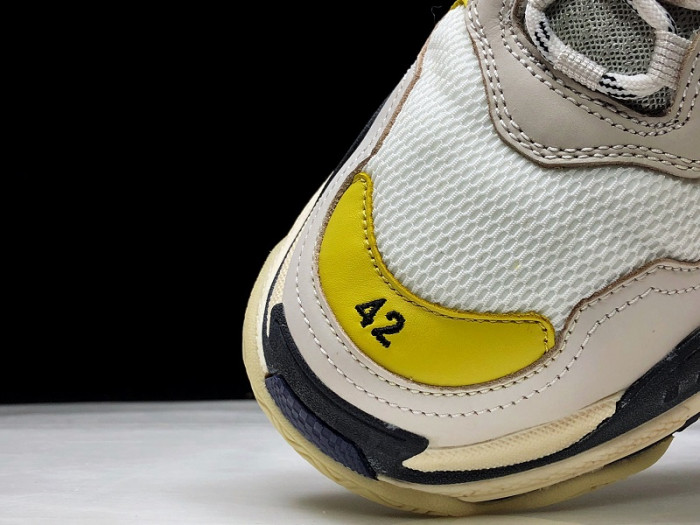 BLCG Triple S DSM 483513-W06F1-9080 - CCSHOES