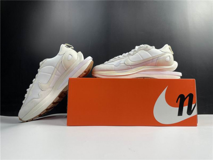 NIKE VAPORWAFFLE SACAI WHITE DD1875-100 - CCSHOES