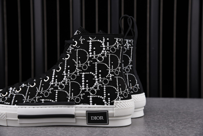 DR Homme Kaws - CCSHOES