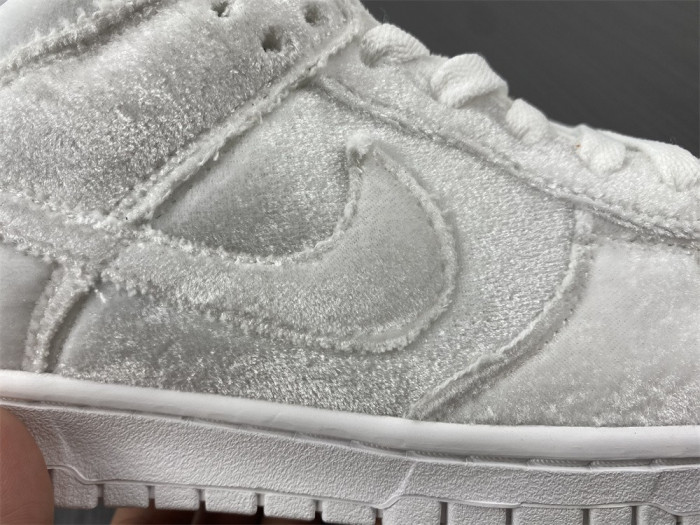 Dover Street Market x Nike Dunk Low “Triple White” DH2686-100 - CCSHOES