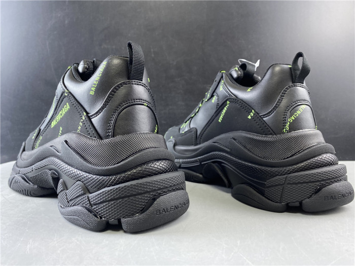 BLCG SNEAKER TRIPLE.S.GOMMA BLACK 524039 W2FA1 7633 - CCSHOES