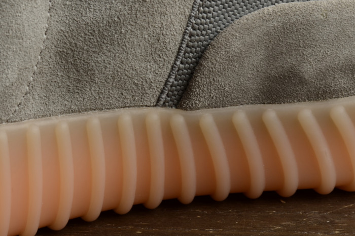 ADIDAS YEEZY 750 BOOST LIGHT GREY GUM GLOW DARK BB1840 - CCSHOES
